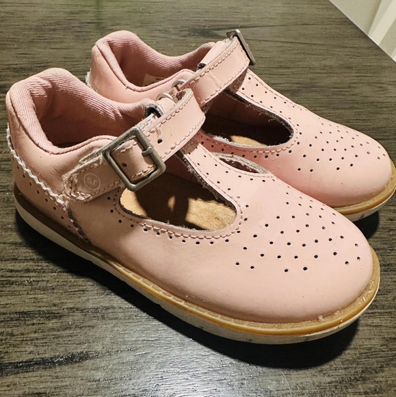 Shoes - Picture 2 of 4